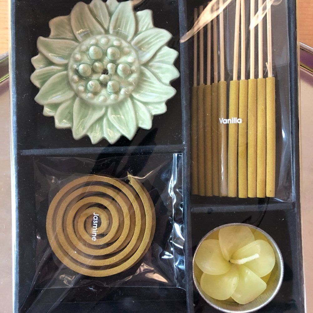 Vanilla & Jasmine Incense & Candle Gift Set‎ - Picture 2 of 4